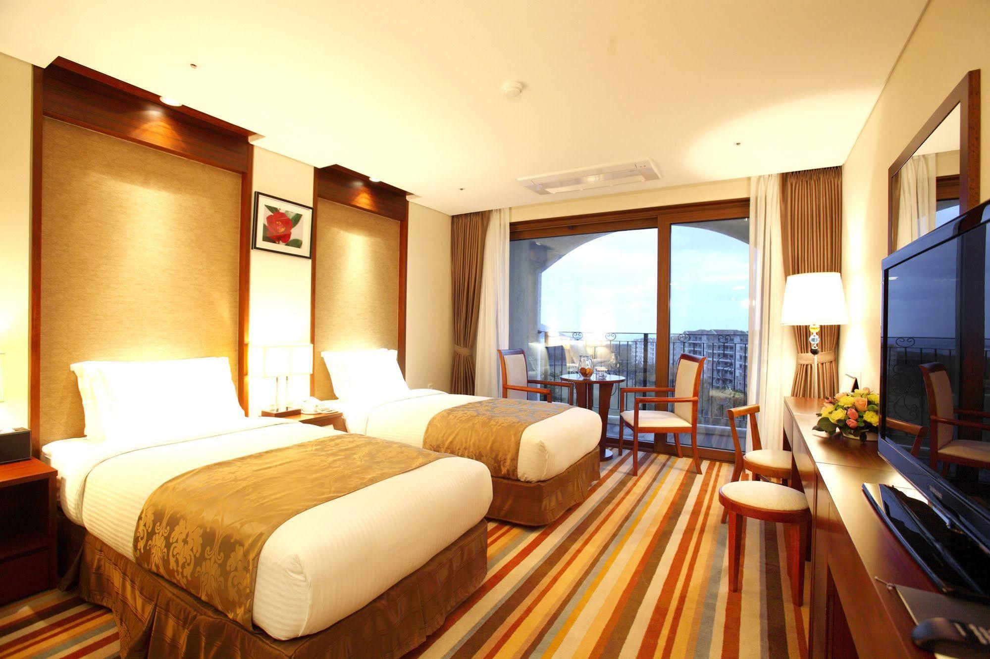 Raon Hotel & Resort Jeju Esterno foto